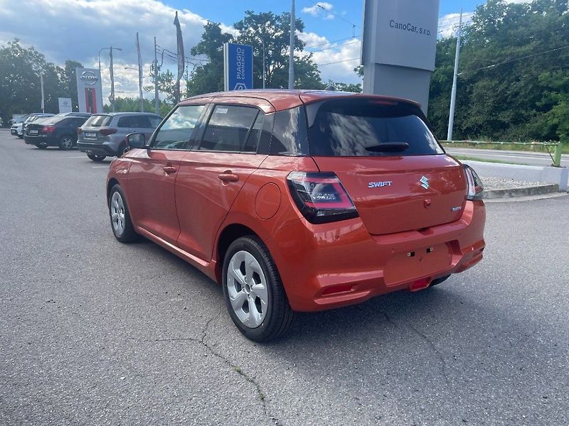 Suzuki Swift Premium 1,2 DualJet automat - fotka 5 z 9