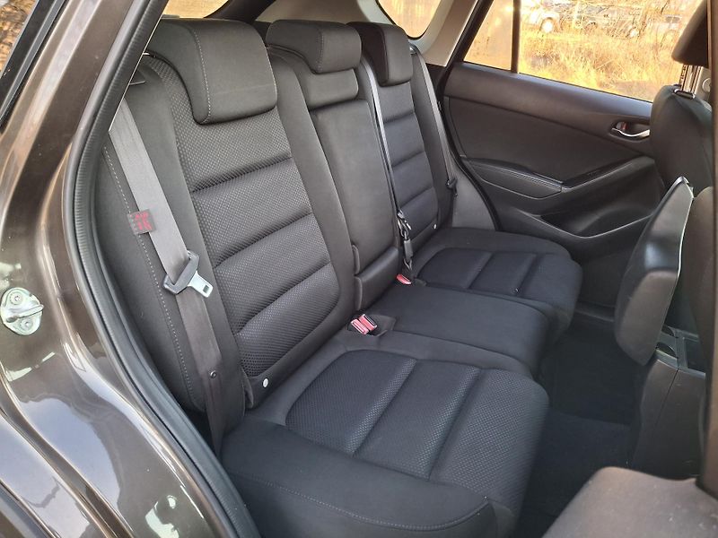 Mazda CX-5 2.0 121 kw Rezervace - fotka 21 z 39