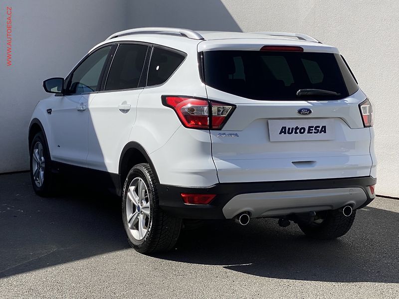 Ford Kuga (2018) 2.0 TDCi AWD, Titanium, +ALU - fotka 6 z 18