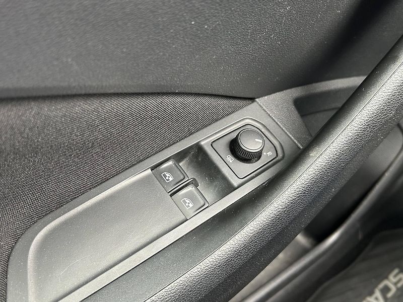 Škoda Scala Ambition 6MP 1,0TSI - fotka 19 z 23