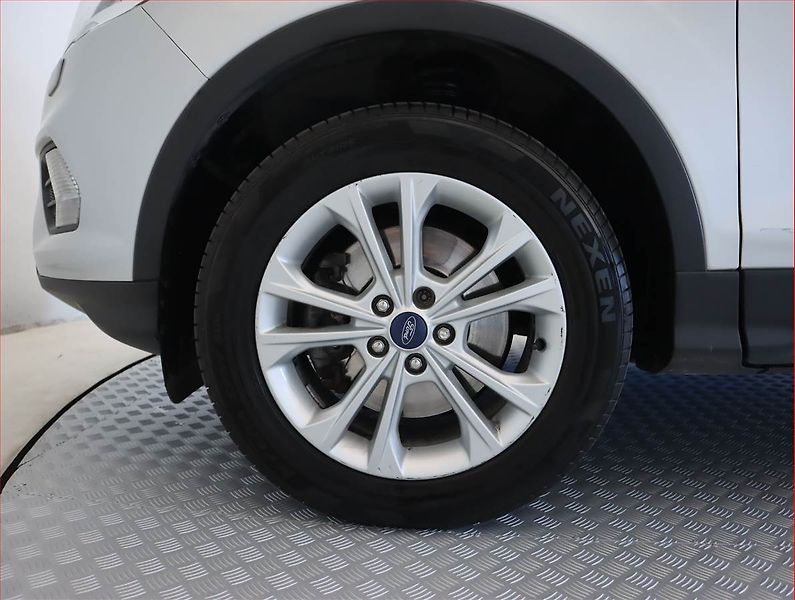 Ford Kuga (2016) 2.0 TDCi, 4X4, Automat, Kůže - fotka 15 z 21
