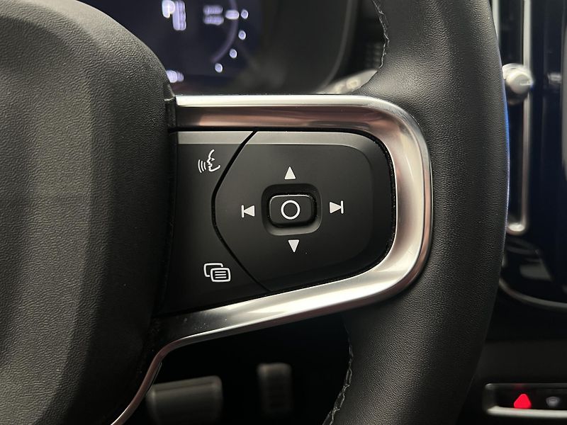 Volvo XC40 RECHARGE PRO AUT - fotka 24 z 44