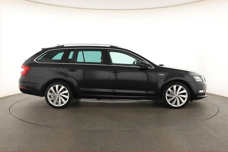 Škoda Octavia (2017) Laurin&Klement 2.0 TDI, Kůže - fotka 6 z 20