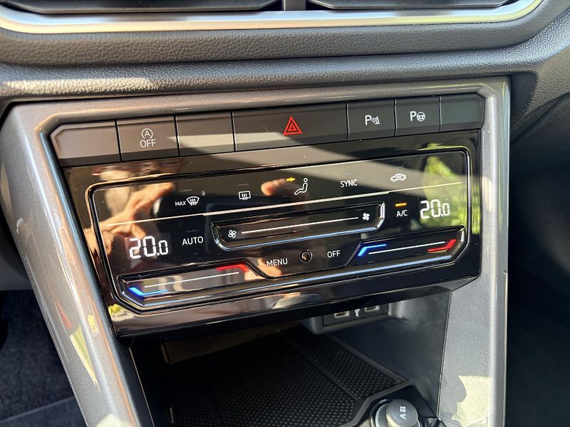 Volkswagen T-Roc 1.0TSI SPORT IQ LIGHT - fotka 23 z 46
