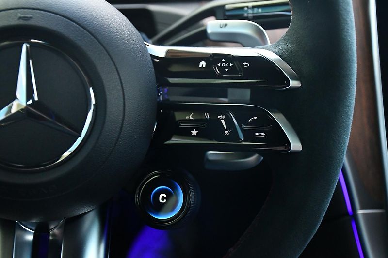 Mercedes-Benz Třídy C 43 AMG 4M N.TOP PANO HUD ČR - fotka 30 z 54
