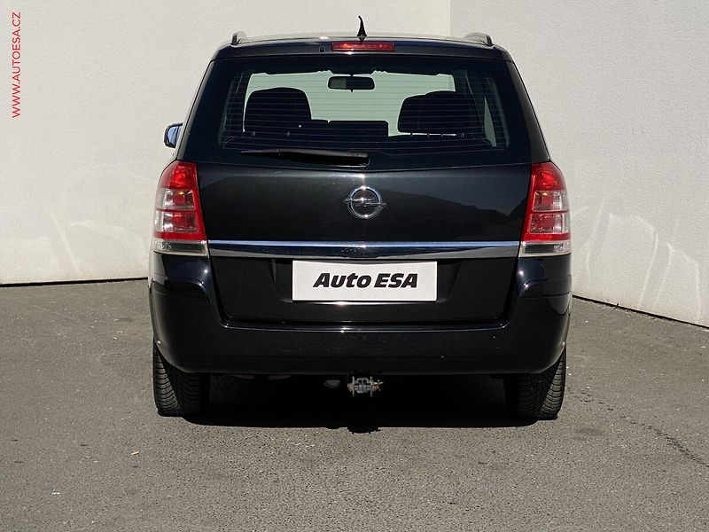Opel Zafira (2012) 1.6i 7míst, Family - fotka 5 z 15