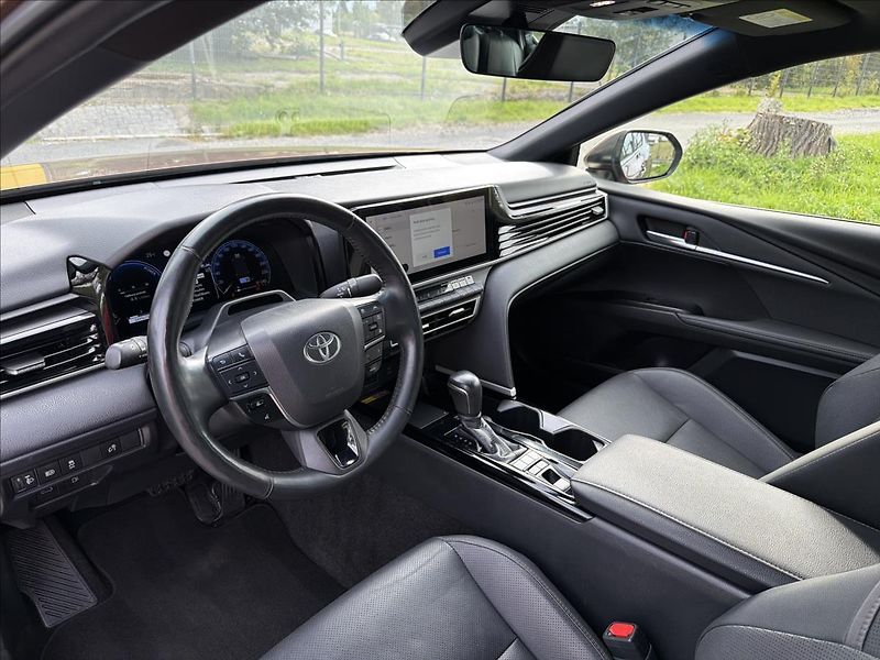 Toyota Camry 2,5 - fotka 13 z 36