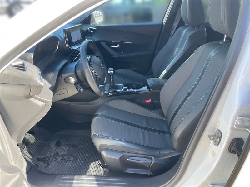 Peugeot 2008 1,5 BHDi 110 ALLURE - fotka 7 z 11
