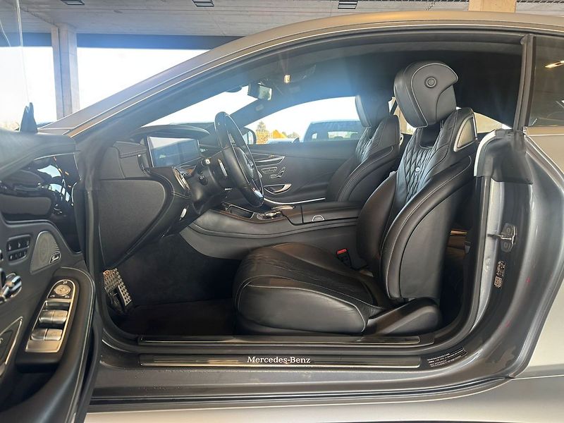 Mercedes-Benz Třídy S 560 4MATIC kupé - fotka 11 z 19