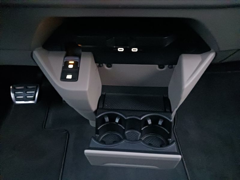Volkswagen Multivan 2,0 TSI 150kW LONG STYLE - fotka 15 z 27