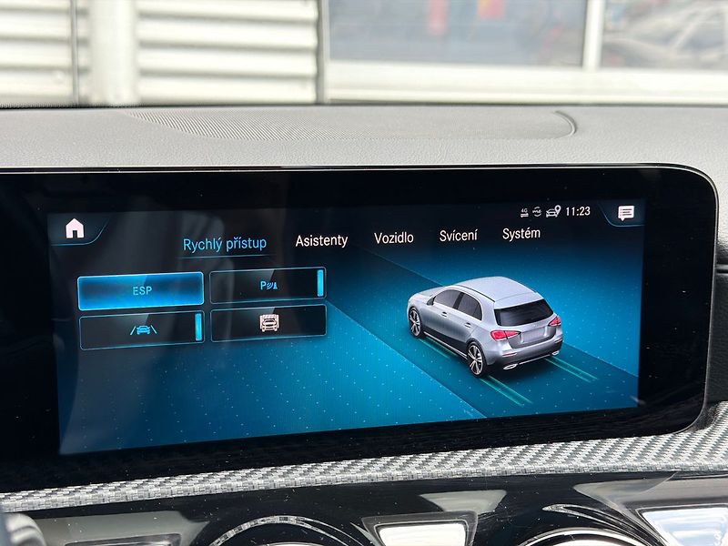 Mercedes-Benz Třídy A 180d - fotka 34 z 37