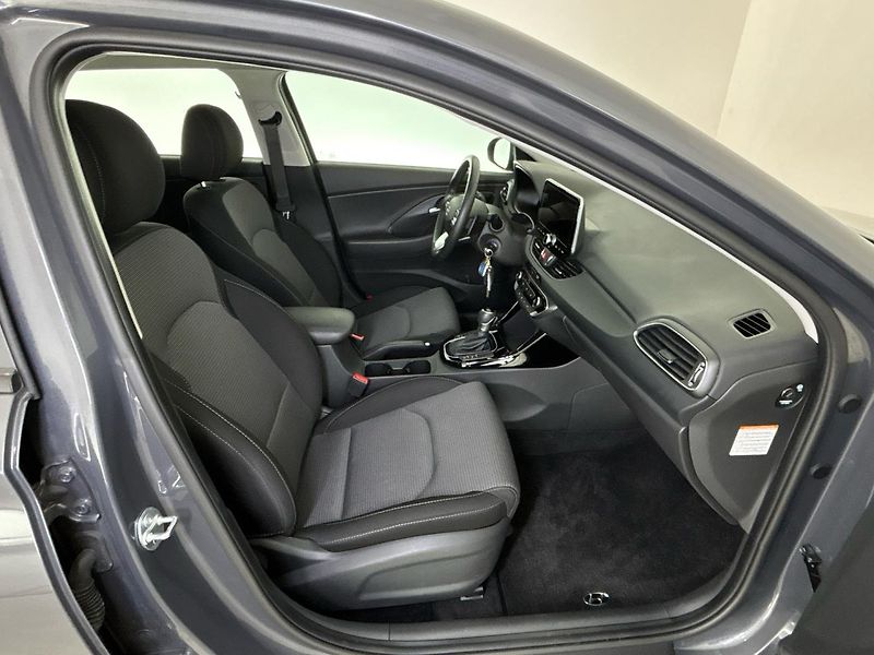 Hyundai i30 SMART DCT - fotka 9 z 26