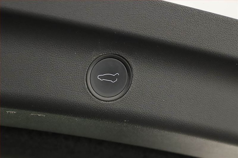 Tesla Model Y (2021) Long Range AWD 75kWh, SoH 91% - fotka 26 z 28
