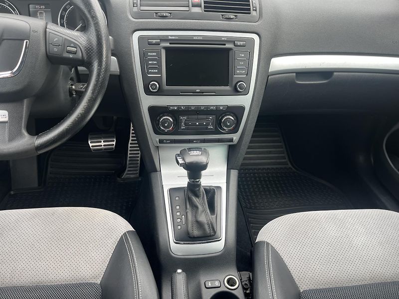Škoda Octavia (2010) 2.0 TSi 147KW DSG RS - fotka 18 z 19