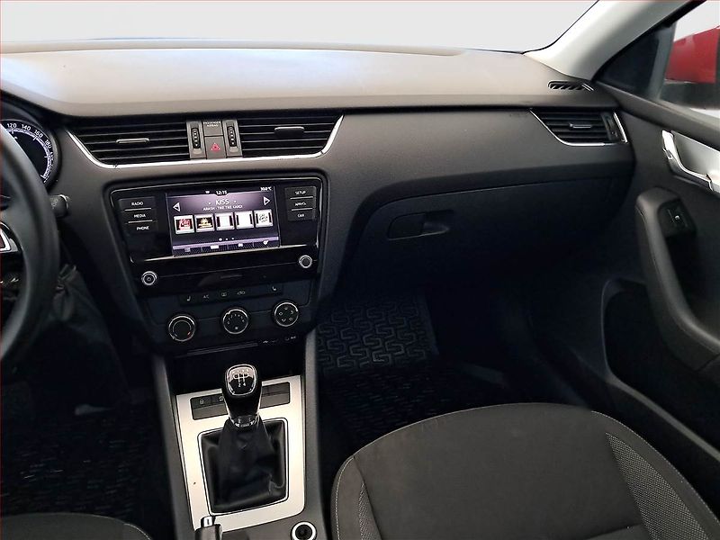 Škoda Octavia (2017) Ambition 1.6 TDI, Serv.kniha - fotka 8 z 19