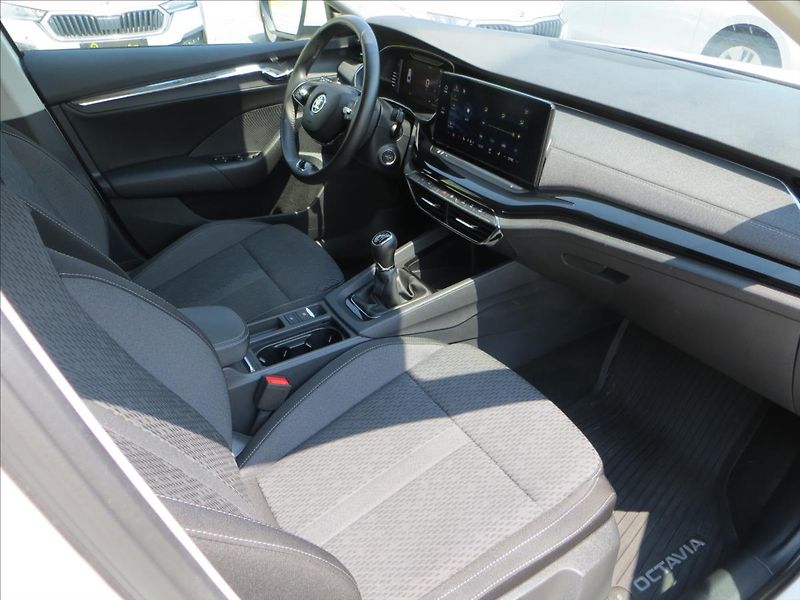 Škoda Octavia 2,0 TDI Style ČR - fotka 11 z 26