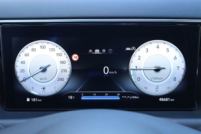 Hyundai Tucson (2022) 1.6 T-GDI - fotka 11 z 24