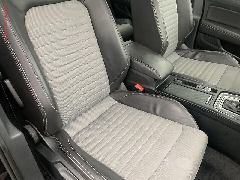 Volkswagen Passat (2015) 2.0 TDi, R-Line, DSG, LED - fotka 12 z 22