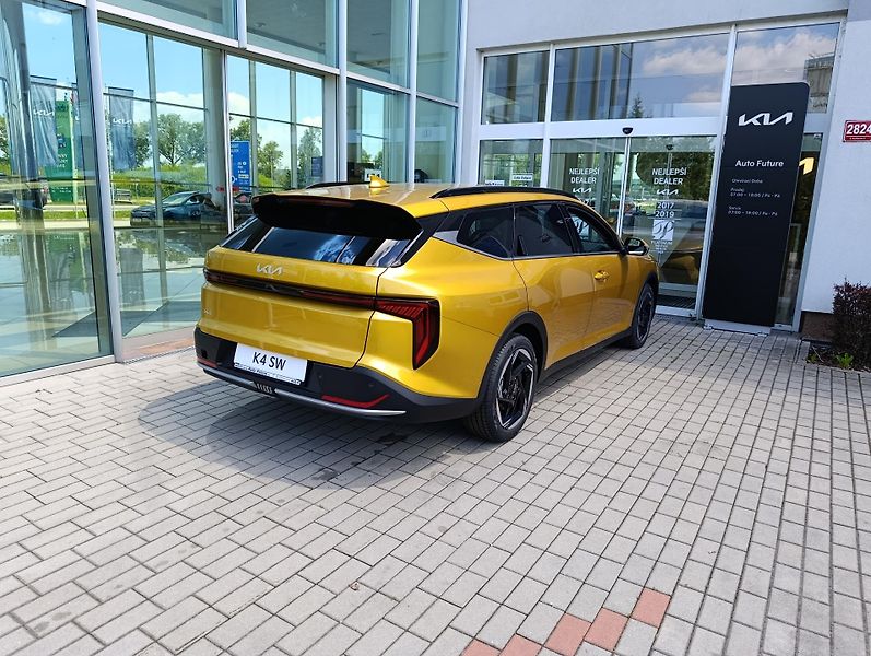 Kia K4 Sportswagon (2026) CL4 1,6 T-GDi 7DCT TOP + A17 - fotka 2 z 6
