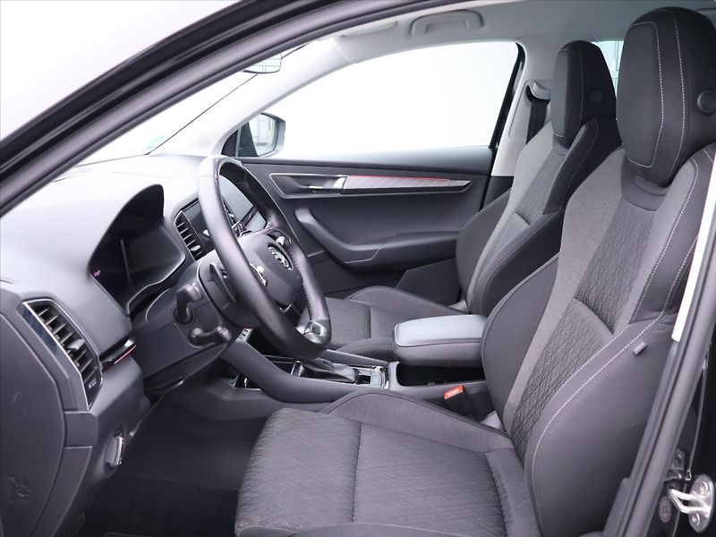 Škoda Karoq 2,0 TDI 4x4 DSG Style LED DPH - fotka 10 z 32