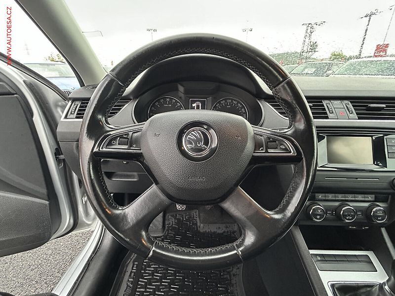 Škoda Octavia (2014) 1.6 TDi, ČR, servis.kniha - fotka 12 z 18