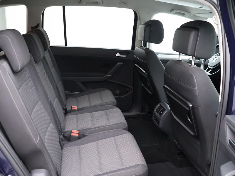 Volkswagen Touran 1,6 TDI 81kW Navi Tažné - fotka 12 z 34