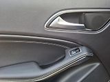 Mercedes-Benz GLA (2014) 220CDI 125kW 4MATIC -TAŽ.ZAŘ. - náhled 26
