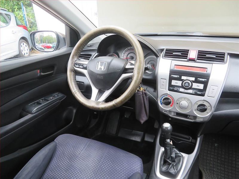 Honda City (2011) 1.4 i-VTEC, Serv.kniha, po STK - fotka 7 z 14