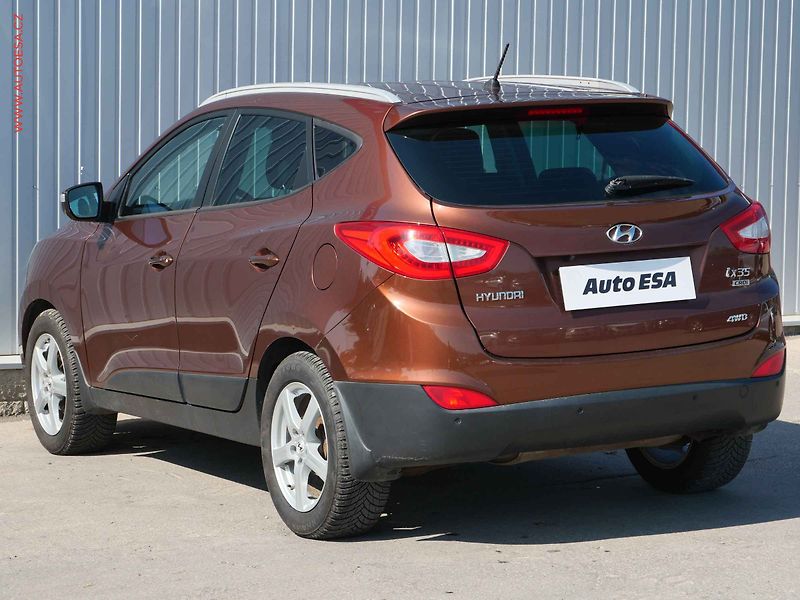 Hyundai ix35 (2013) 2.0 CRDi 4x4, ČR, xenon - fotka 6 z 19