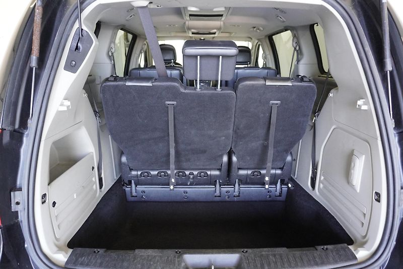 Lancia Voyager VOYAGER 3,6 V6 AUT. - fotka 27 z 33