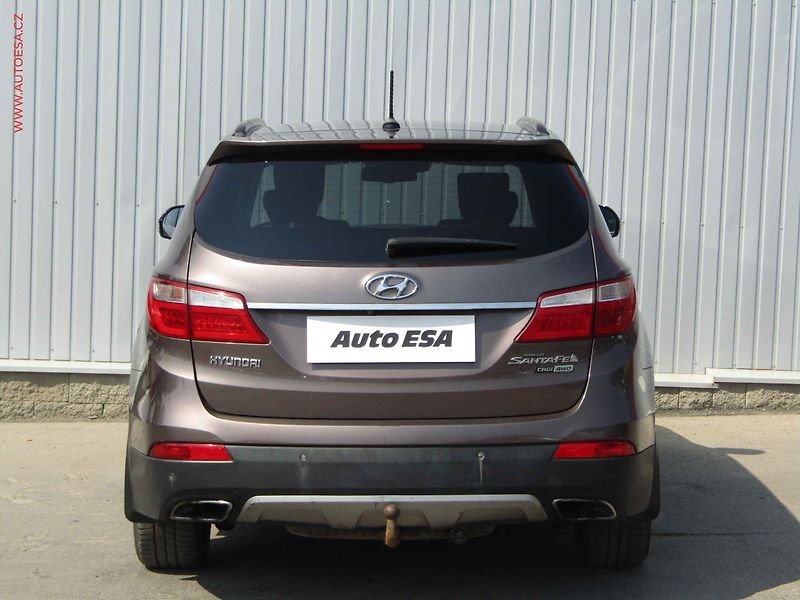 Hyundai Santa Fe (2015) 2.2 CRDi 4x4, 7míst, ČR, AT - fotka 5 z 25