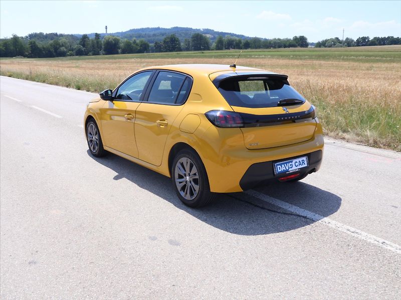 Peugeot 208 1,2 101k Allure CZ 1.Maj DPH - fotka 5 z 24