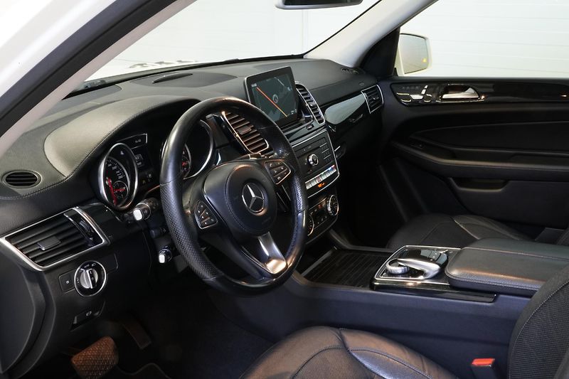 Mercedes-Benz GLS 350dAMG,ČR,NZ.TOP,TAŽNÉ,VZDUCH - fotka 17 z 35