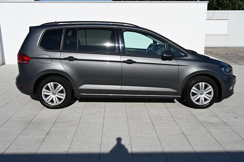 Volkswagen Touran 1.2TSI 81KW Comfort 7mist 3/17 - fotka 4 z 60