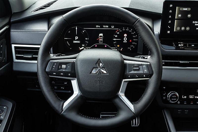 Mitsubishi Outlander (2025) 2,4 PHEV 4WD  Instyle - fotka 19 z 26