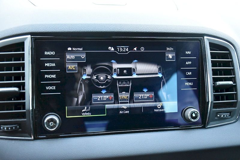 Škoda Karoq (2021) Style PLUS 2.0 TDI 85kW DSG - fotka 21 z 35
