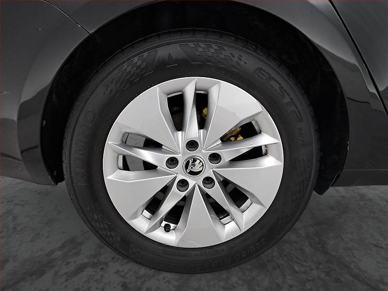 Škoda Octavia (2014) Greenline 1.6 TDI, Navi - fotka 15 z 21