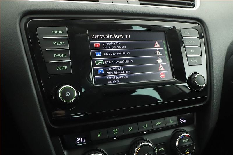 Škoda Octavia (2014) 2.0 TDI, Automat, Xenony - fotka 15 z 20