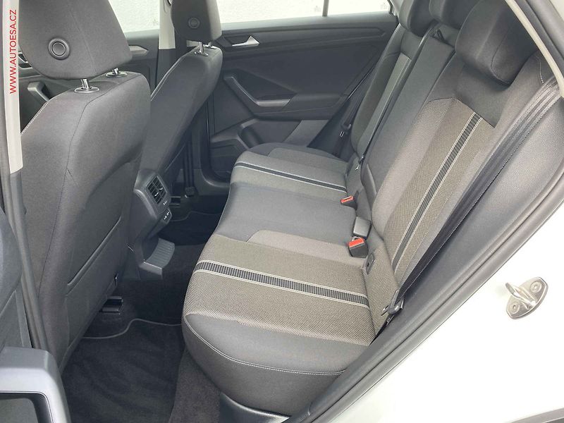 Volkswagen T-Roc (2021) 1.5 TSi, Comfortline, DSG - fotka 10 z 17
