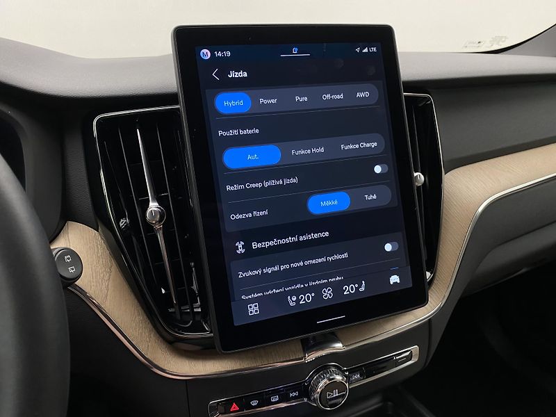 Volvo XC60 T8 AWD RECHARGE PLUS DARK CZ - fotka 50 z 66