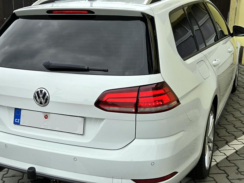 Volkswagen Golf 2,0GTD 135kW DSG, DPH, SERVIS  - fotka 15 z 51