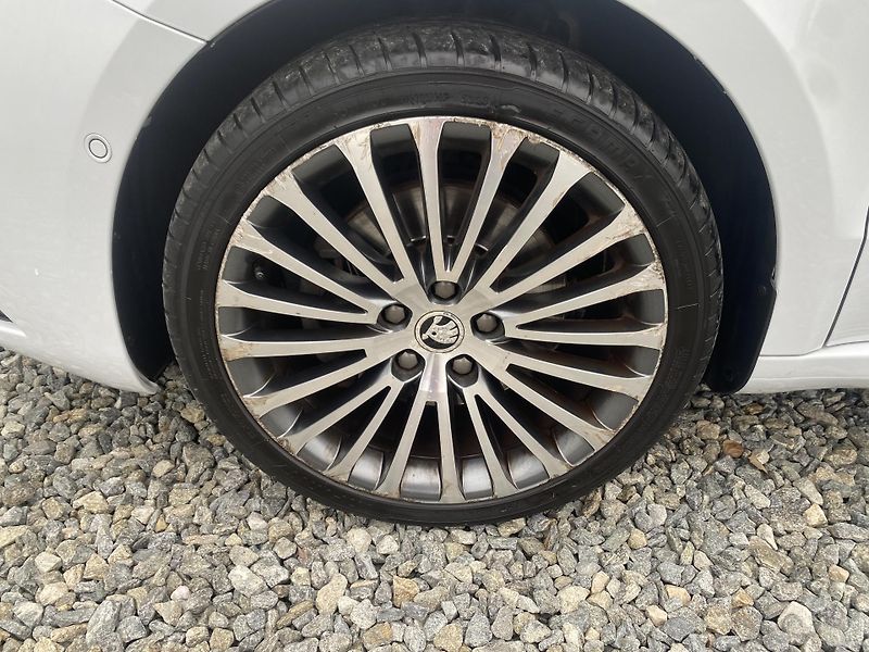 Škoda Superb 2.0TDi 4x4 170PS DSG L+K COMBI - fotka 20 z 158