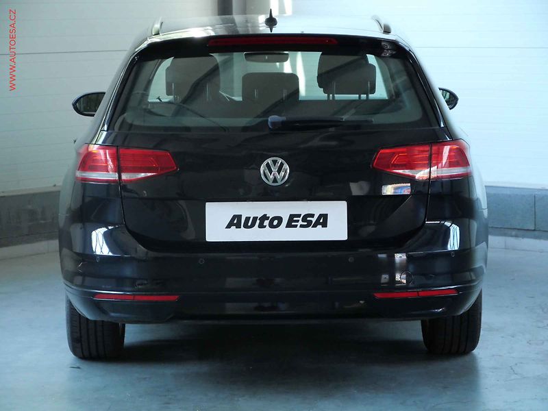 Volkswagen Passat (2015) 2.0 TDi, LED, kamera, STK5/28 - fotka 5 z 21