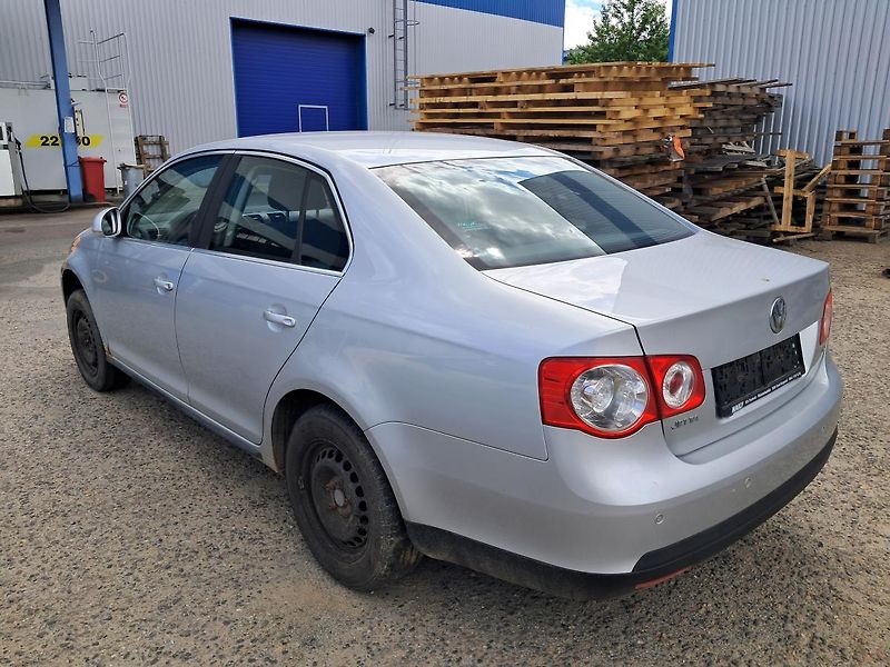 Volkswagen Jetta (2007) NÁHRADNÍ DÍLY 1.9TDI 77Kw  - fotka 3 z 8