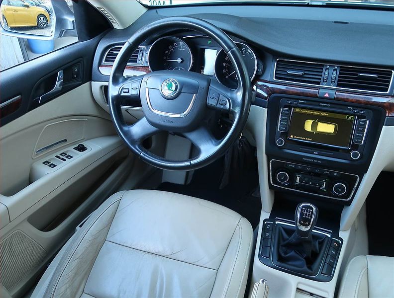 Škoda Superb (2009) Elegance 2.0 TDI, 4X4 - fotka 7 z 20
