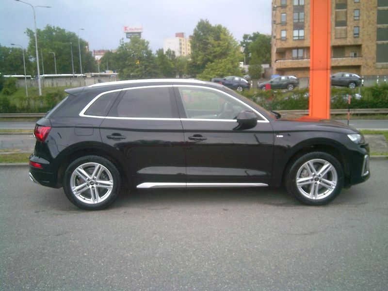Audi Q5 (2023) 2.0 TDi  S LINE 40  150kW - fotka 5 z 16