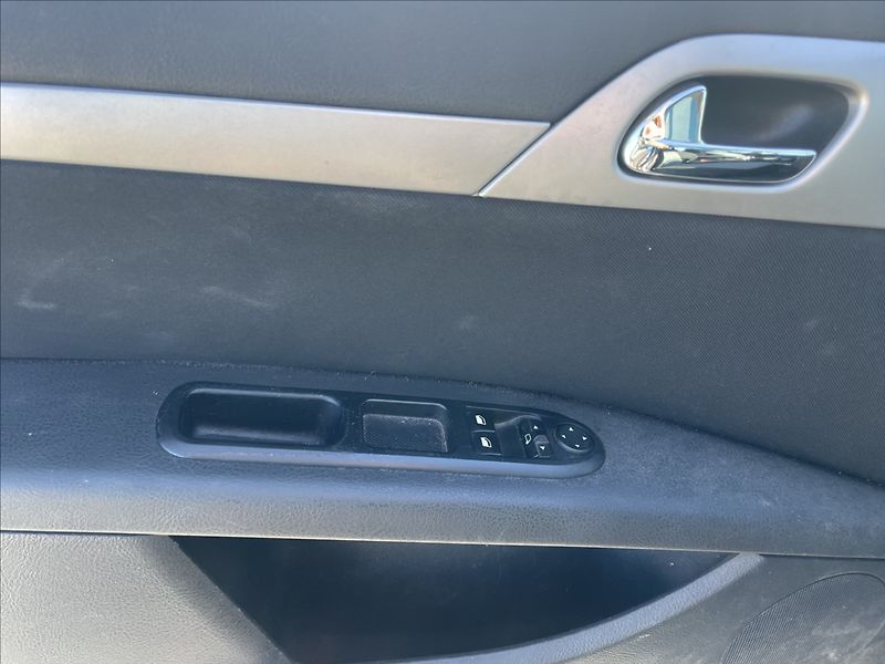 Peugeot 407 2,0 HDi 100kw SW Klima ESP - fotka 19 z 30