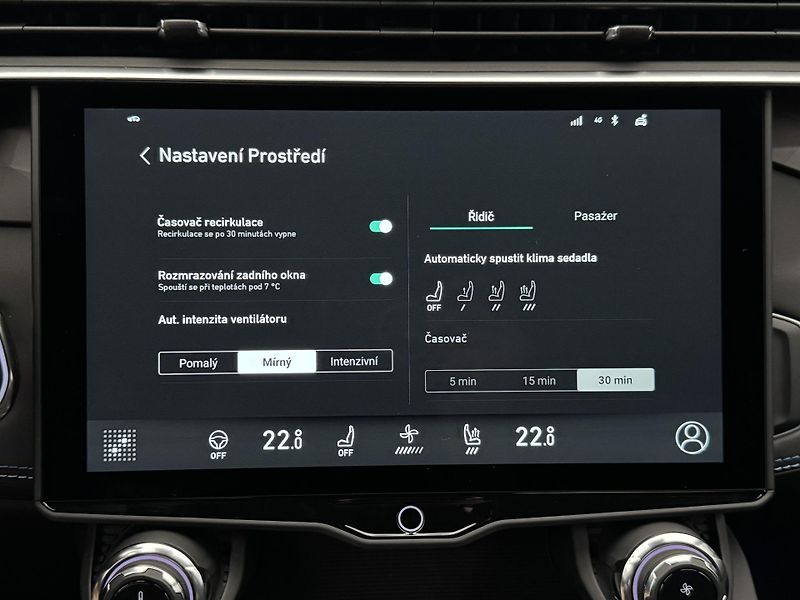 Lynk & Co 01 PHEV DCT AUT 1.maj - fotka 36 z 55