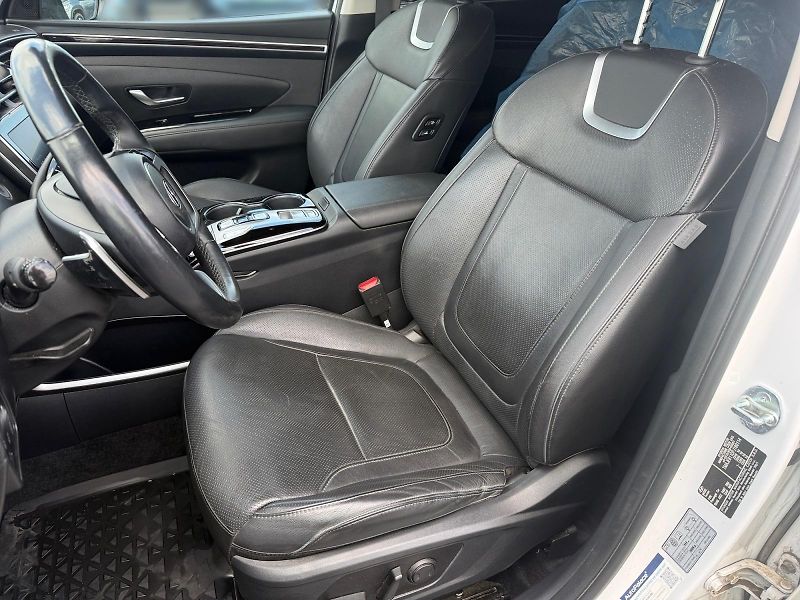 Hyundai Tucson (2023) STYLE 1.6HEV 132kW 4x4 TAŽNÉ - fotka 7 z 11