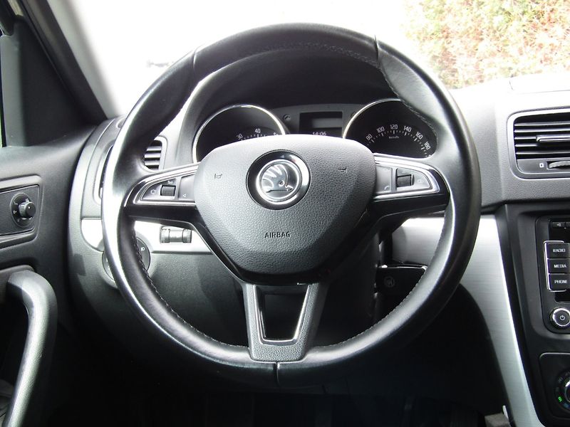 Škoda Yeti (2014) 1.2 TSI NAVI CAR-PASS - fotka 16 z 37